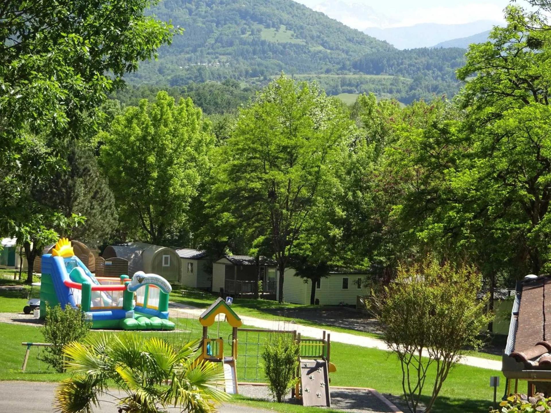 Camping - Piscine - Ccbaieb Montjoie-en-Couserans المظهر الخارجي الصورة