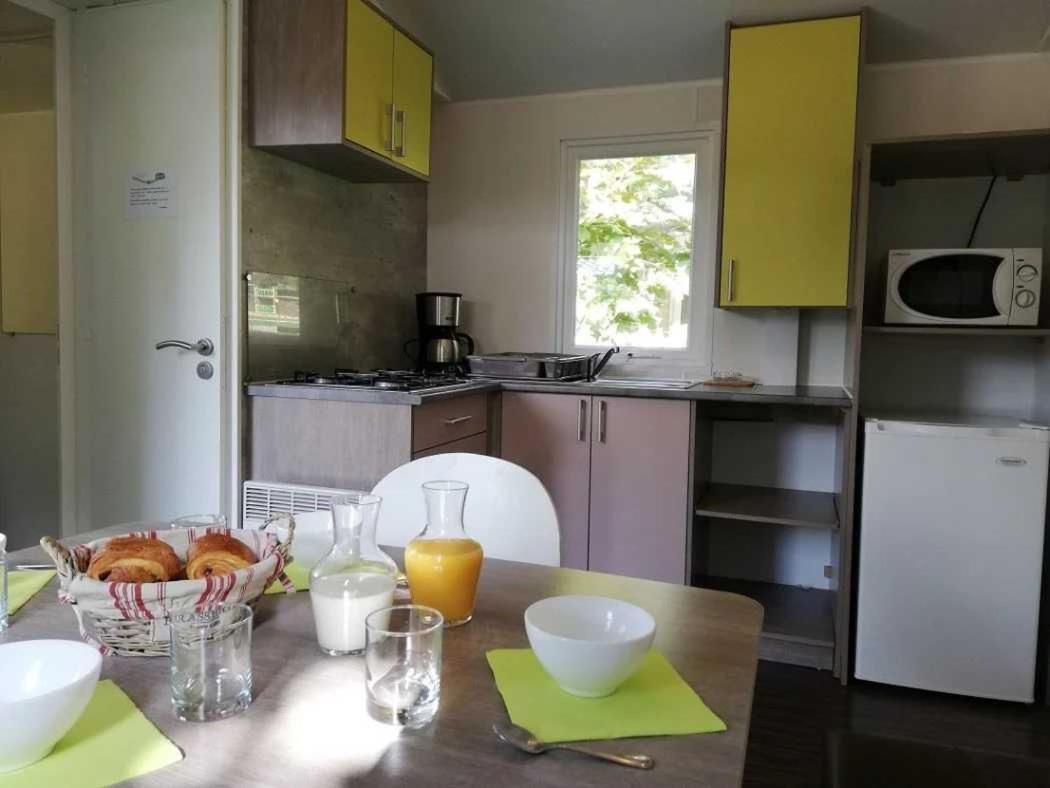 Camping - Piscine - Ccbaieb Montjoie-en-Couserans المظهر الخارجي الصورة